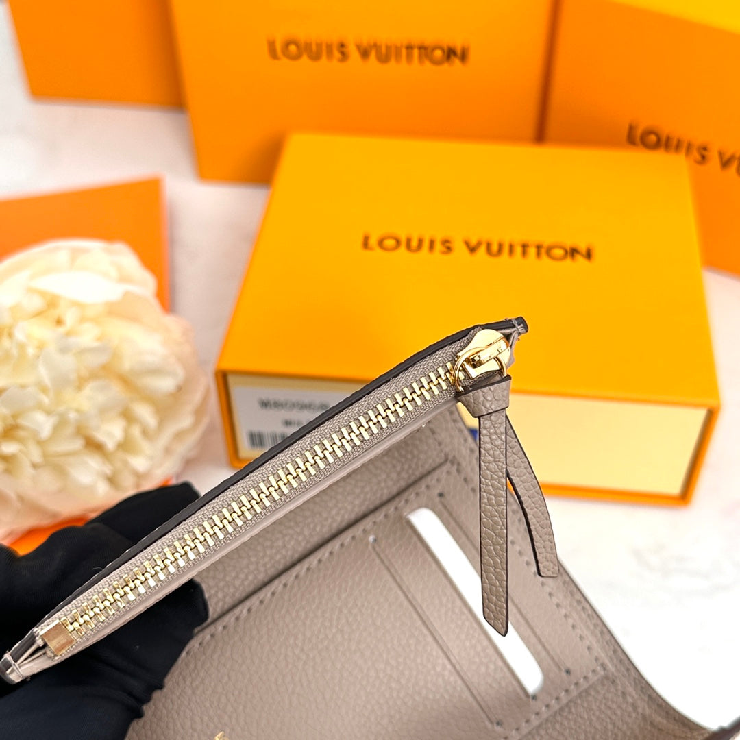 BL - High Quality Wallet LUV 136