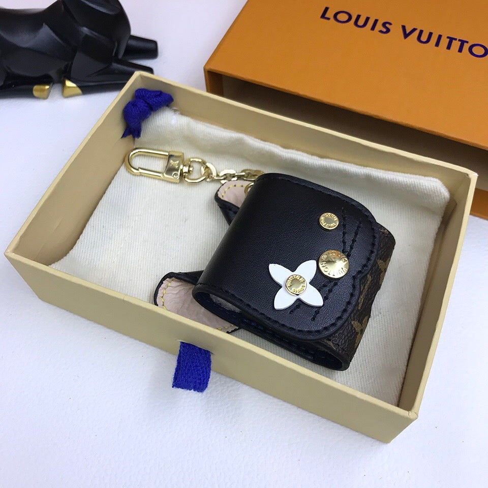 BL -High Quality Keychains LUV 044