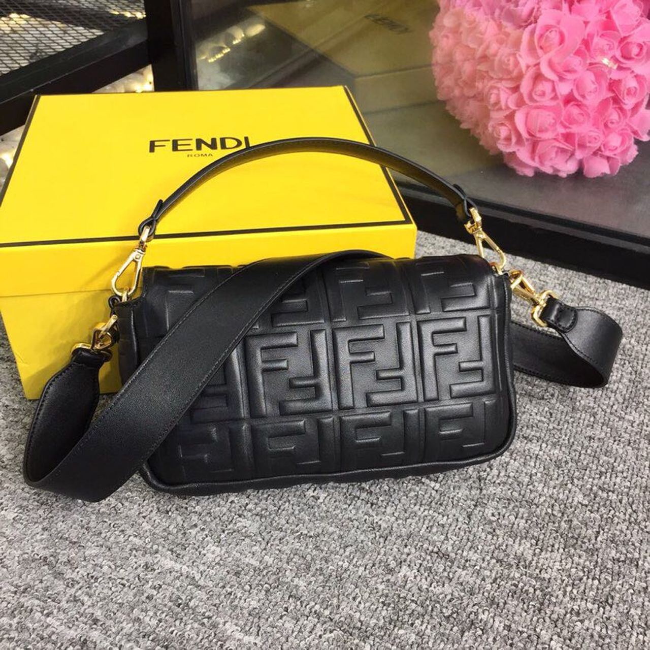 FI Baguette Nappa Black For Women, Women’s Handbags, Shoulder And Crossbody Bags 10.6in/27cm FF 8BR600A72VF15ZW