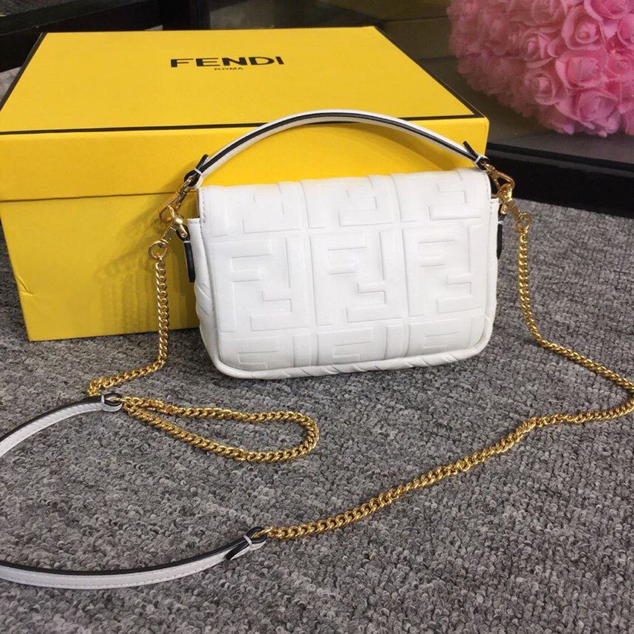 FI Baguette Nappa White For Women, Women’s Handbags, Shoulder And Crossbody Bags 7.4in/19cm FF 8BS017A72VF15AO