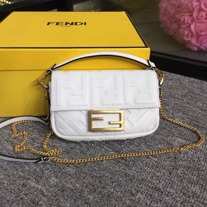 FI Baguette Nappa White For Women, Women’s Handbags, Shoulder And Crossbody Bags 7.4in/19cm FF 8BS017A72VF15AO