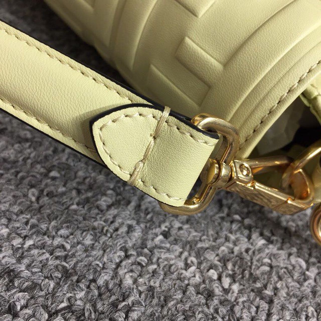 FI Baguette Nappa Cream For Women, Women’s Handbags, Shoulder And Crossbody Bags 10.6in/27cm FF 8BR600