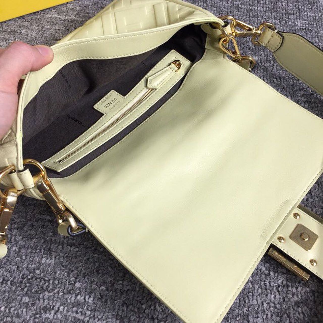 FI Baguette Nappa Cream For Women, Women’s Handbags, Shoulder And Crossbody Bags 10.6in/27cm FF 8BR600
