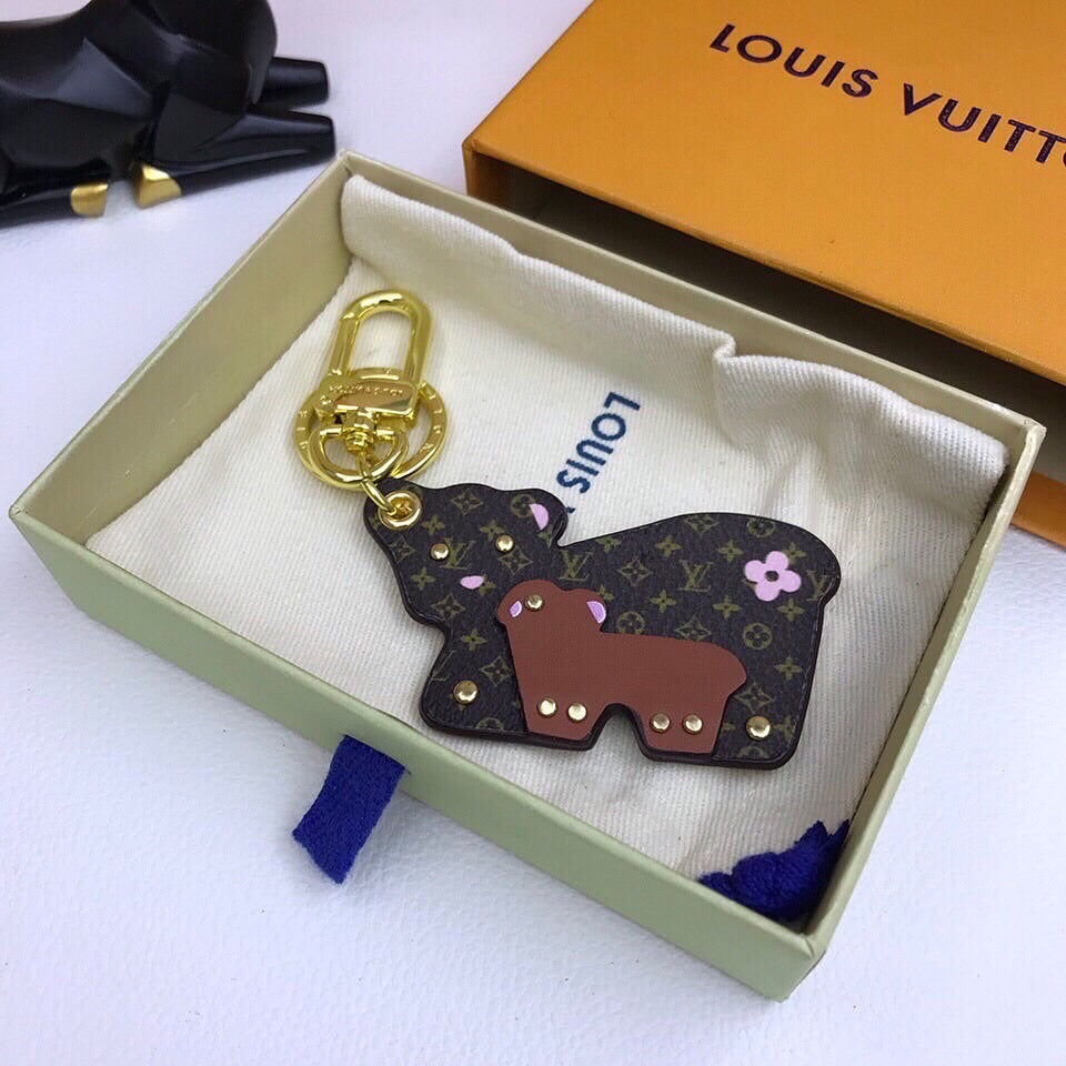 BL - High Quality Keychains LUV 017
