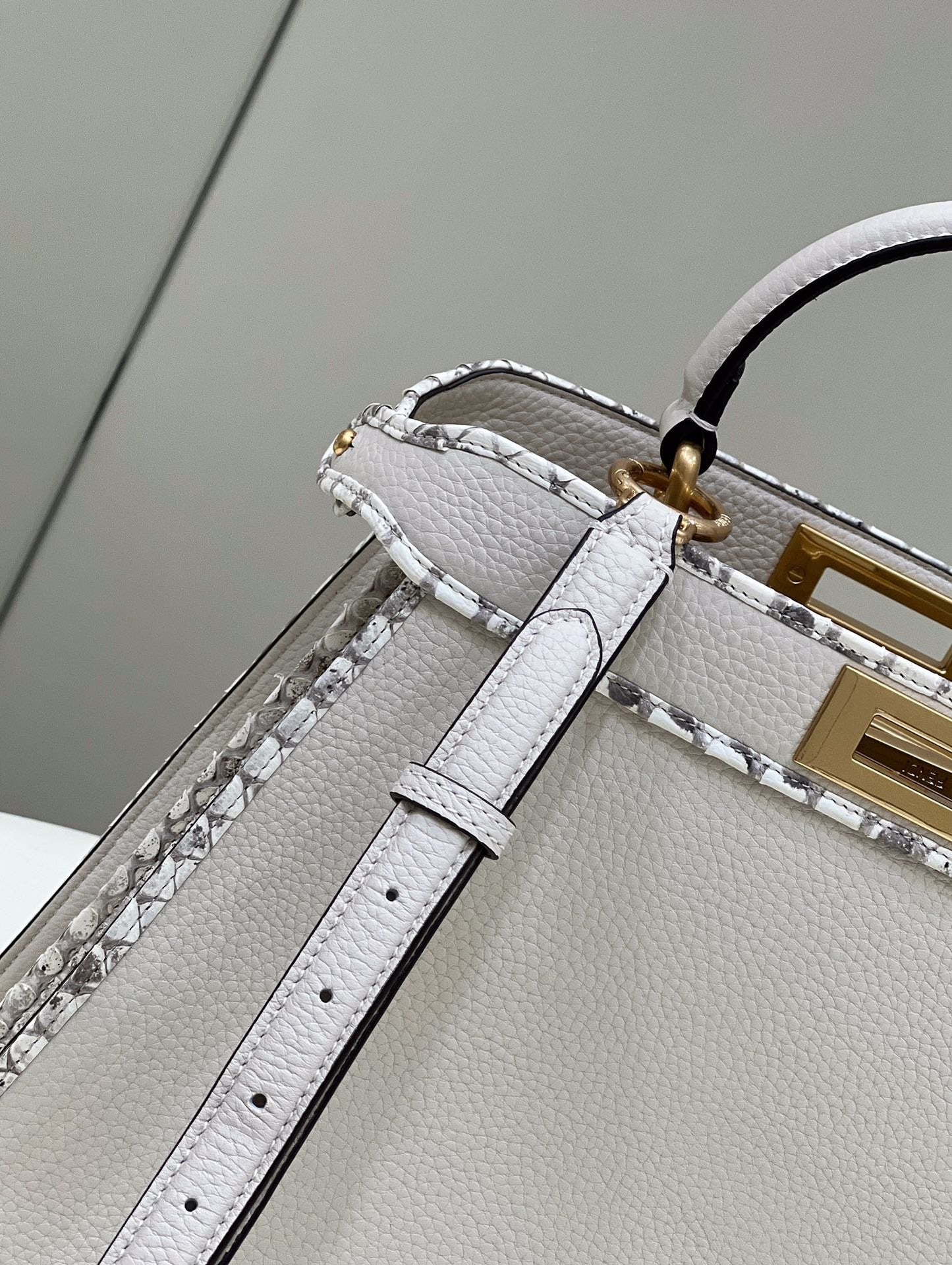 FI Peekaboo ISeeU Medium Ivory For Women, Women’s Handbags, Shoulder Bags 13.1in/33.5cm FF