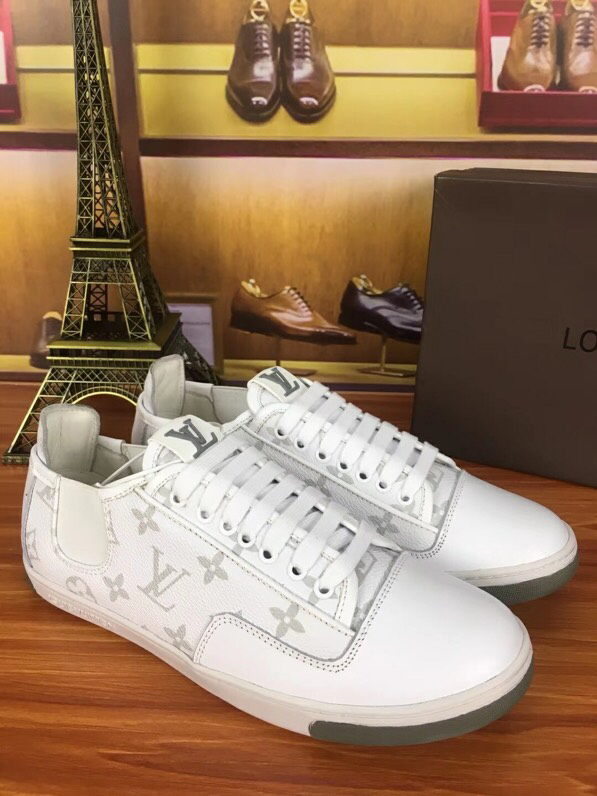 BL - High Quality Luv Sneaker 046