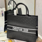 DI Large Book Tote Black, For Women, Women’s Handbags 16.5in/42cm CD M1286ZWSO_M900