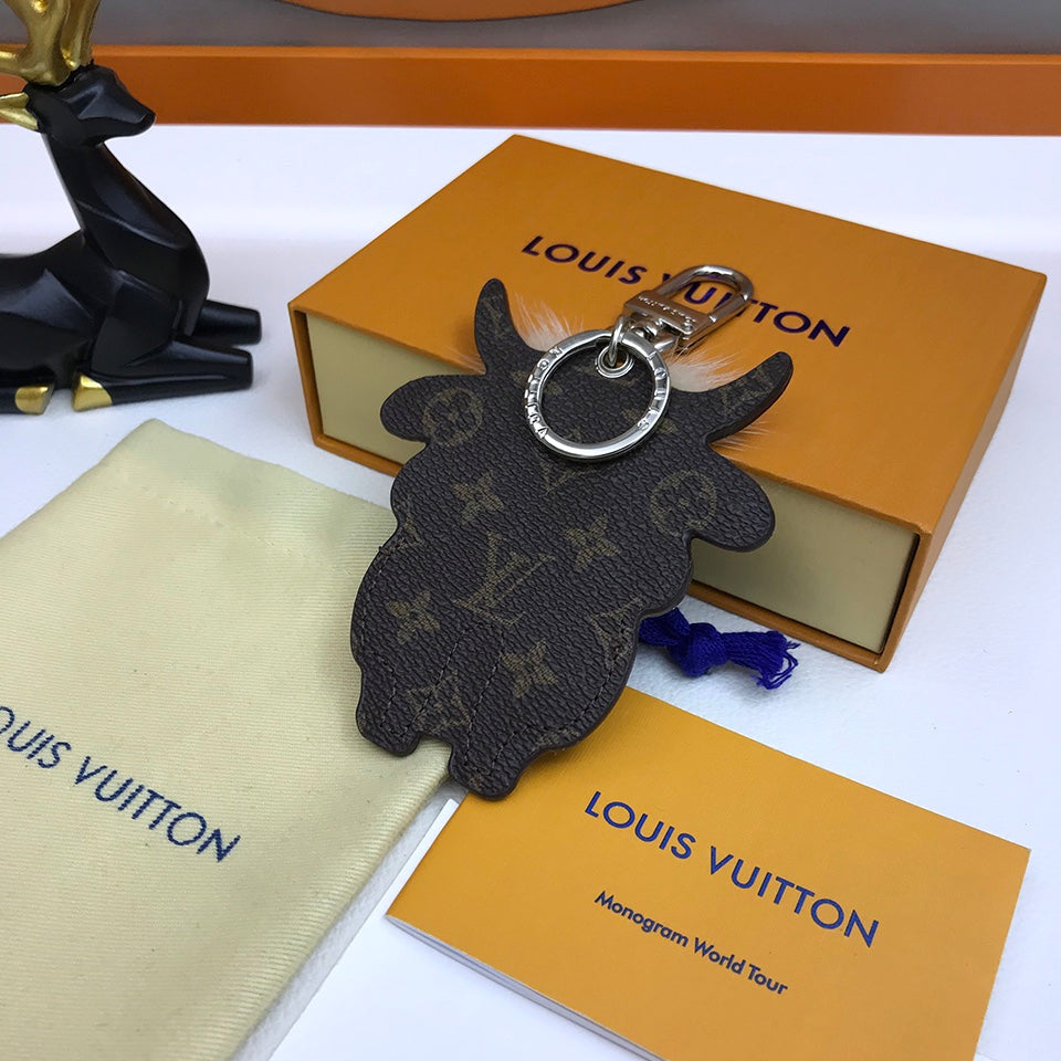 BL -High Quality Keychains LUV 080
