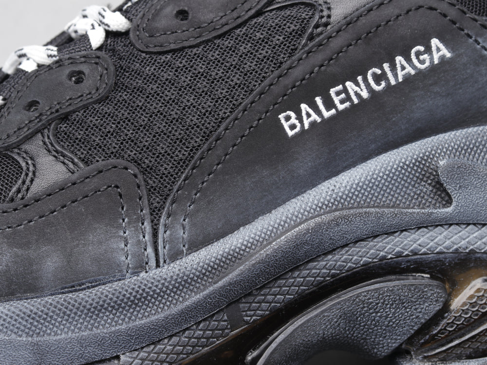 BL - Bla Triple S Air Cushion Black Sneaker