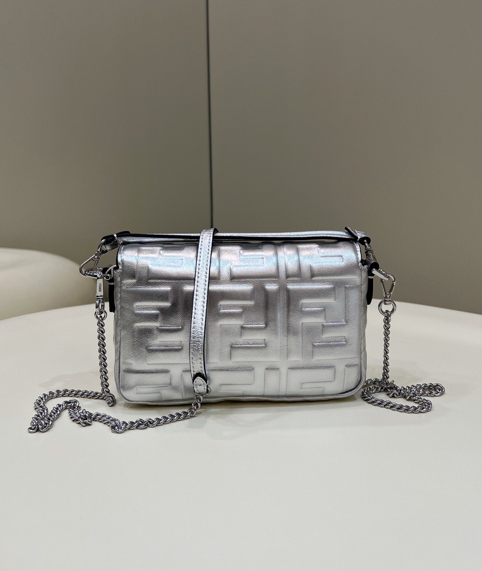 FI Baguette Silver For Women, Women’s Handbags, Shoulder And Crossbody Bags 7.5in/19cm FF 8BS017