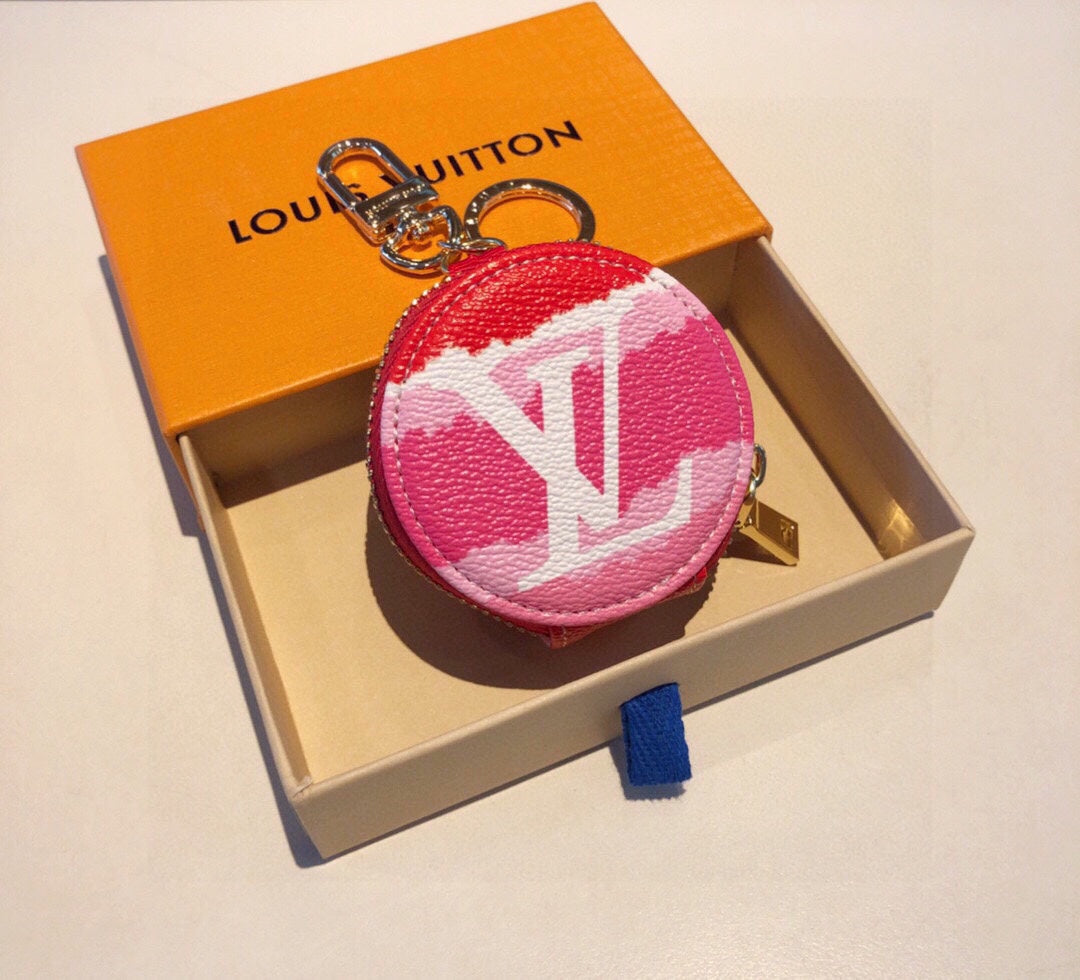 BL -High Quality Keychains LUV 059