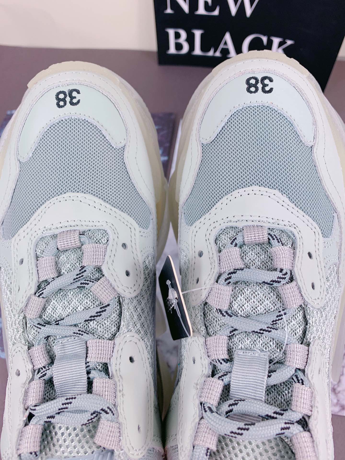 BL - High Quality Bla Sneaker 083