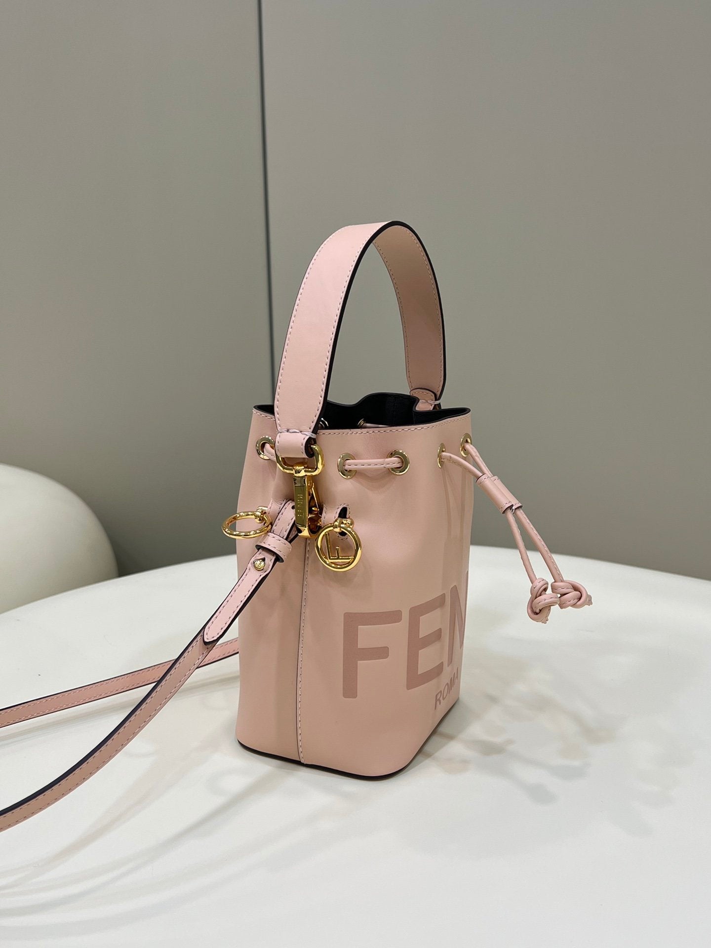 FI Mon Tresor Pale Pink For Women, Women’s Handbags, Shoulder And Crossbody Bags 7.1in/18cm FF 8BS010AC9LF14N1