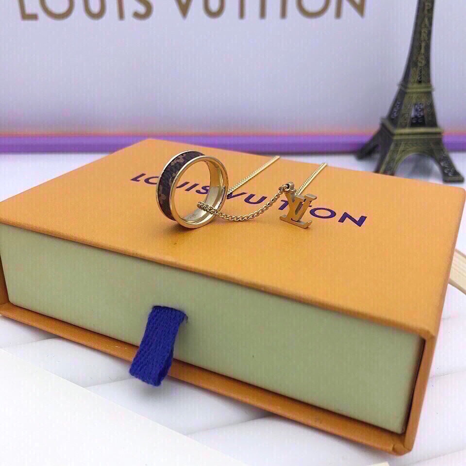 BL - High Quality Necklace LUV001