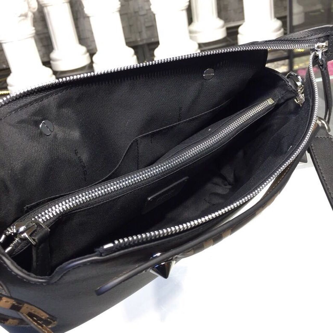 FI By The Way Medium Black For Women, Women’s Handbags, Shoulder And Crossbody Bags 10.6in/27cm FF 8BL1461D5F0GXN