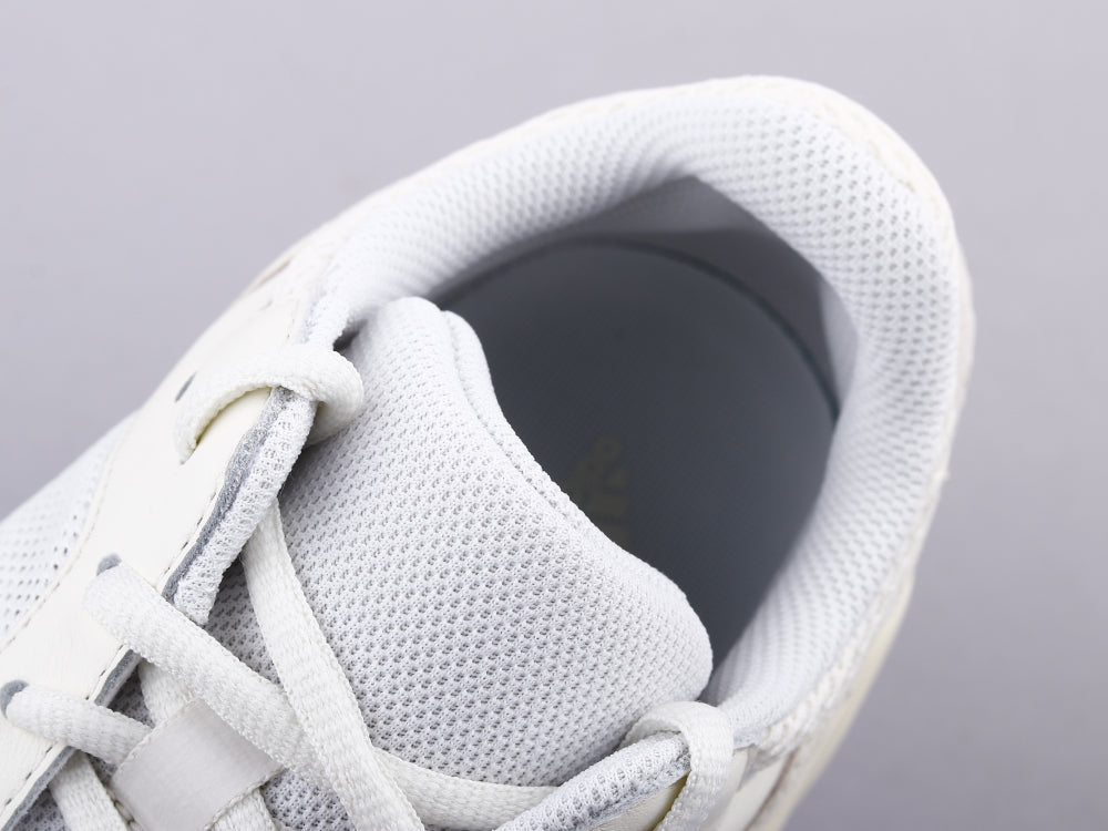 BL - Yzy 700 Analog Beige Sneaker