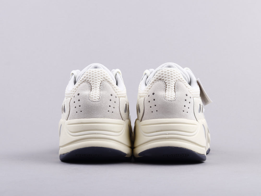 BL - Yzy 700 Analog Beige Sneaker