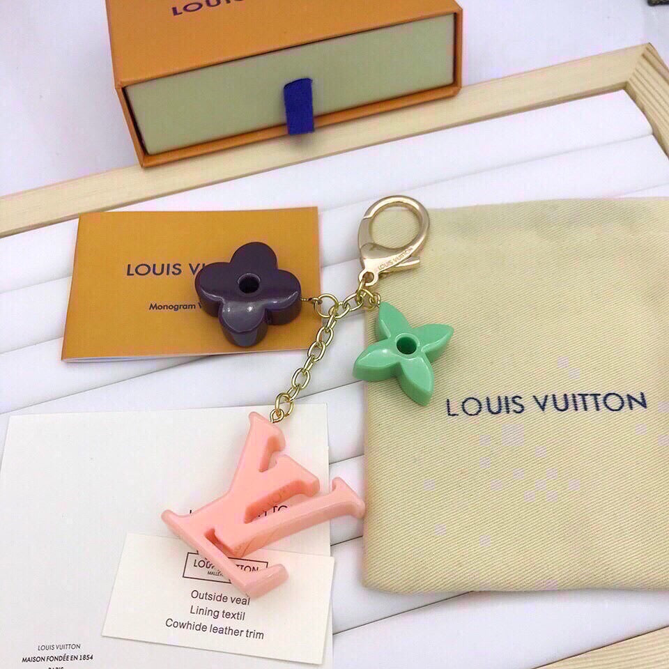 BL - High Quality Keychains LUV 034