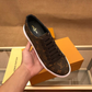 BL - High Quality Luv Sneaker 064