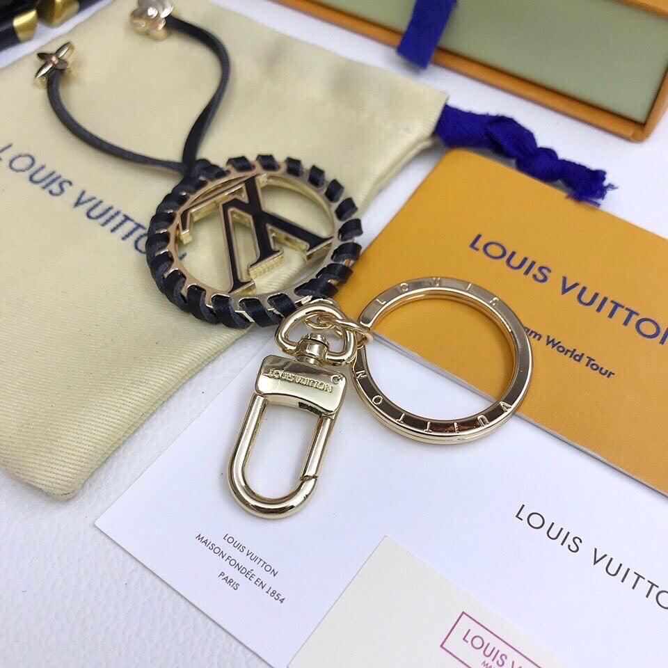 BL - High Quality Keychains LUV 006