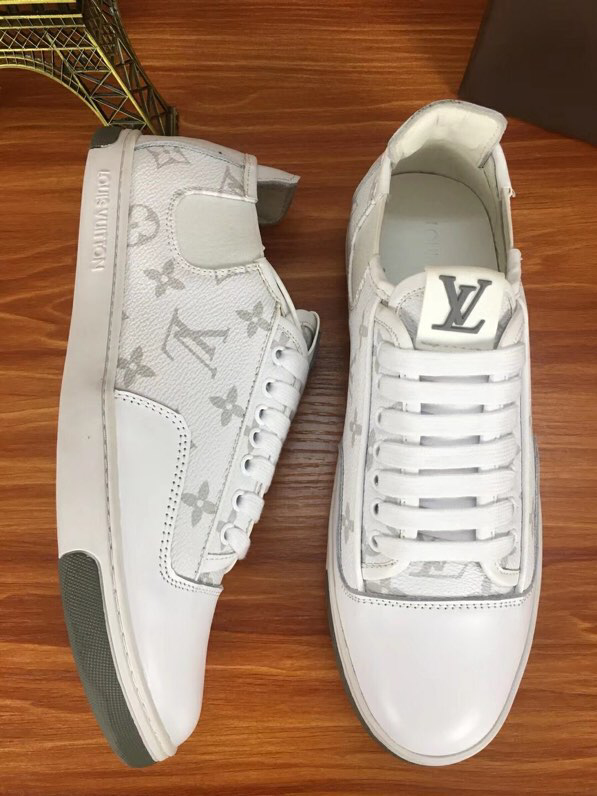 BL - High Quality Luv Sneaker 070
