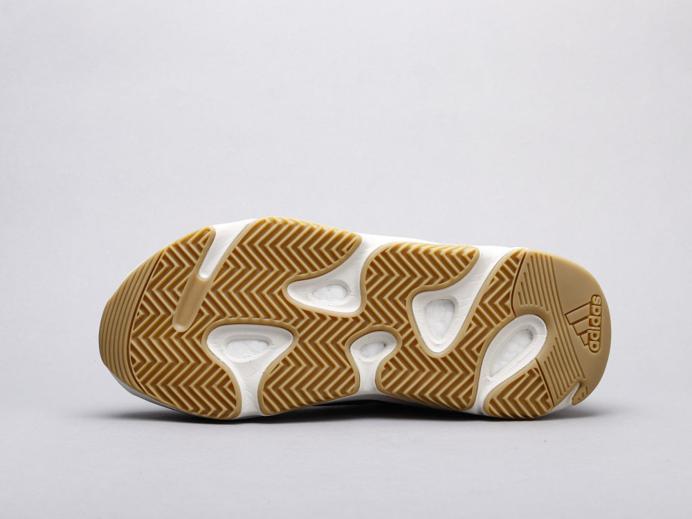 BL - Yzy 700 Magnet Sneaker