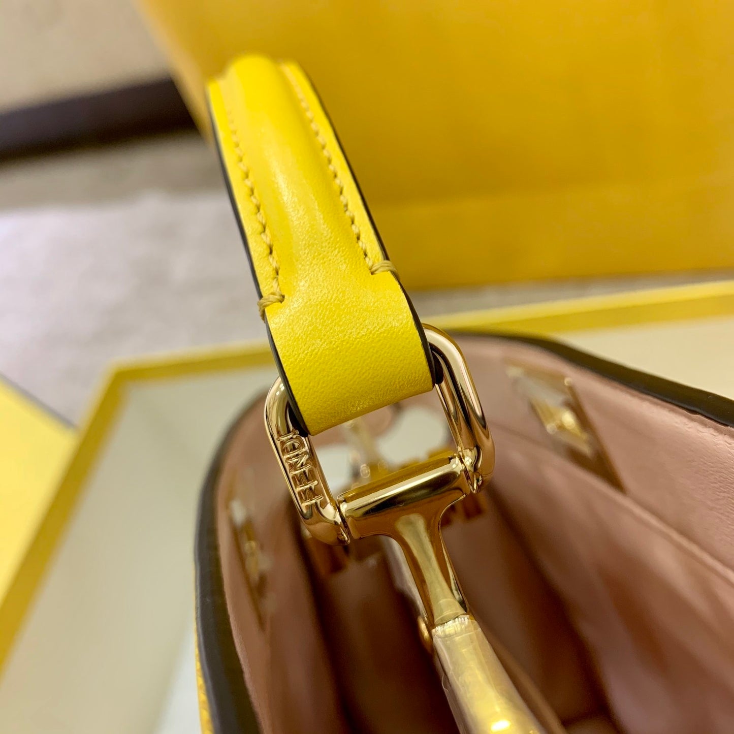 FI Peekaboo ISeeU East-West Yellow For Women, Women’s Handbags 11.4in/29cm FF 8BN323