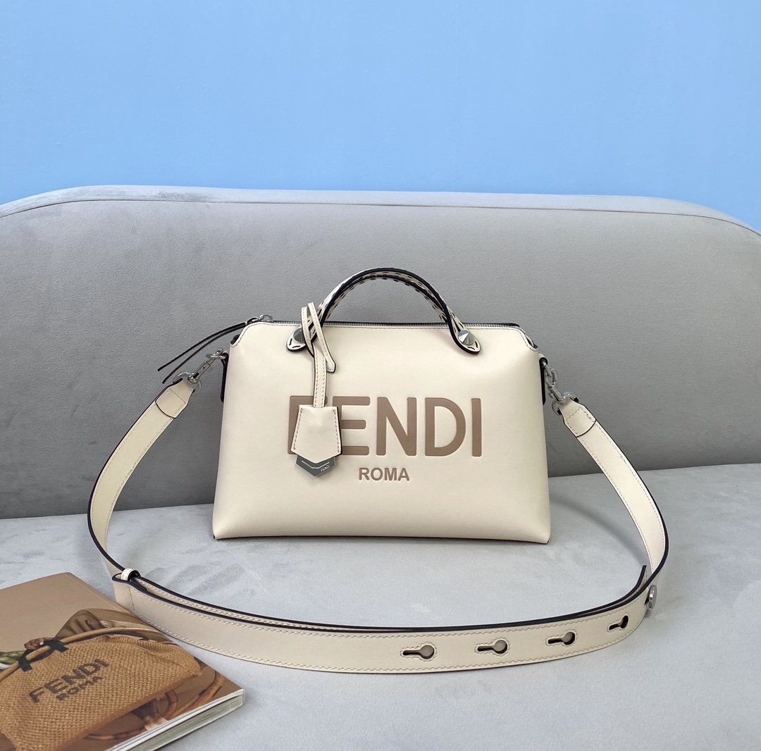 By The Way Medium White For Women, Women’s Handbags, Shoulder And Crossbody Bags 10.6in/27cm FF 8BL146
