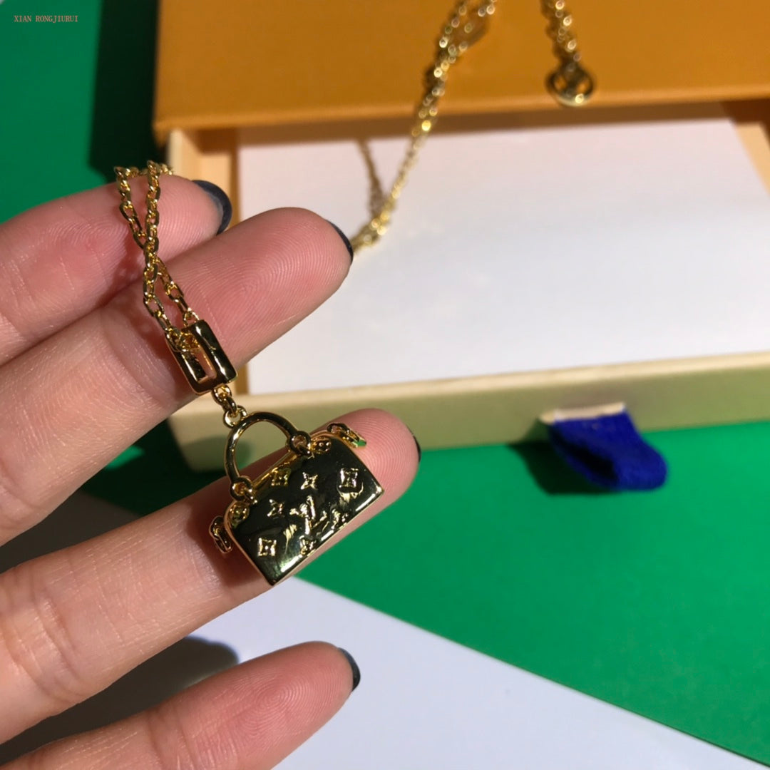 BL - High Quality Necklace LUV031