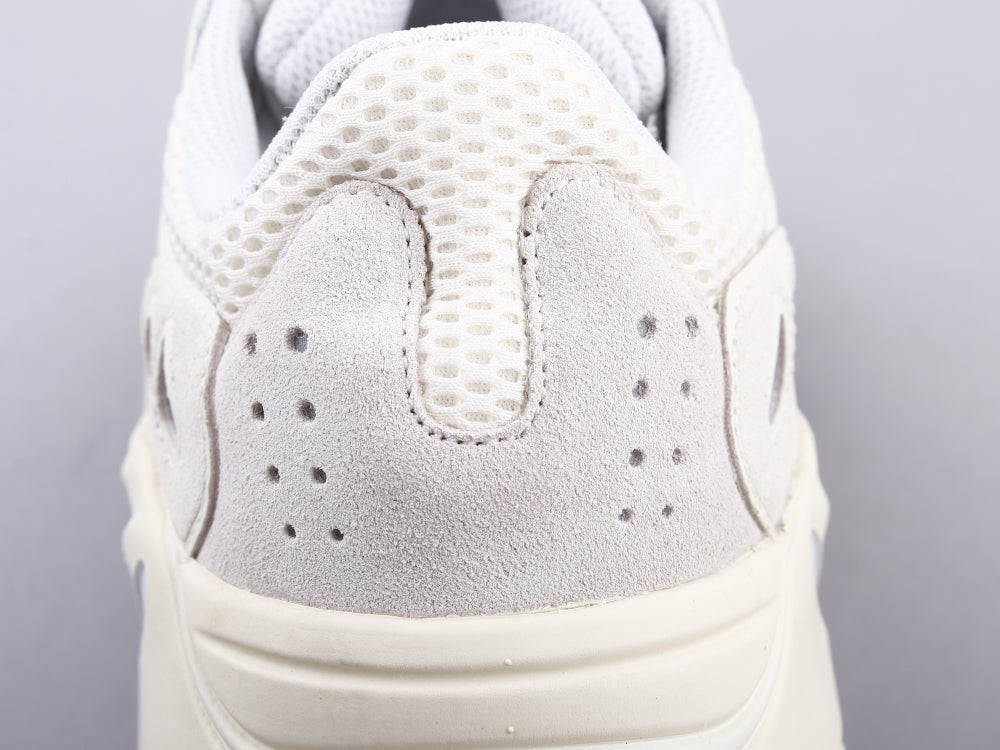 BL - Yzy 700 Analog Beige Sneaker