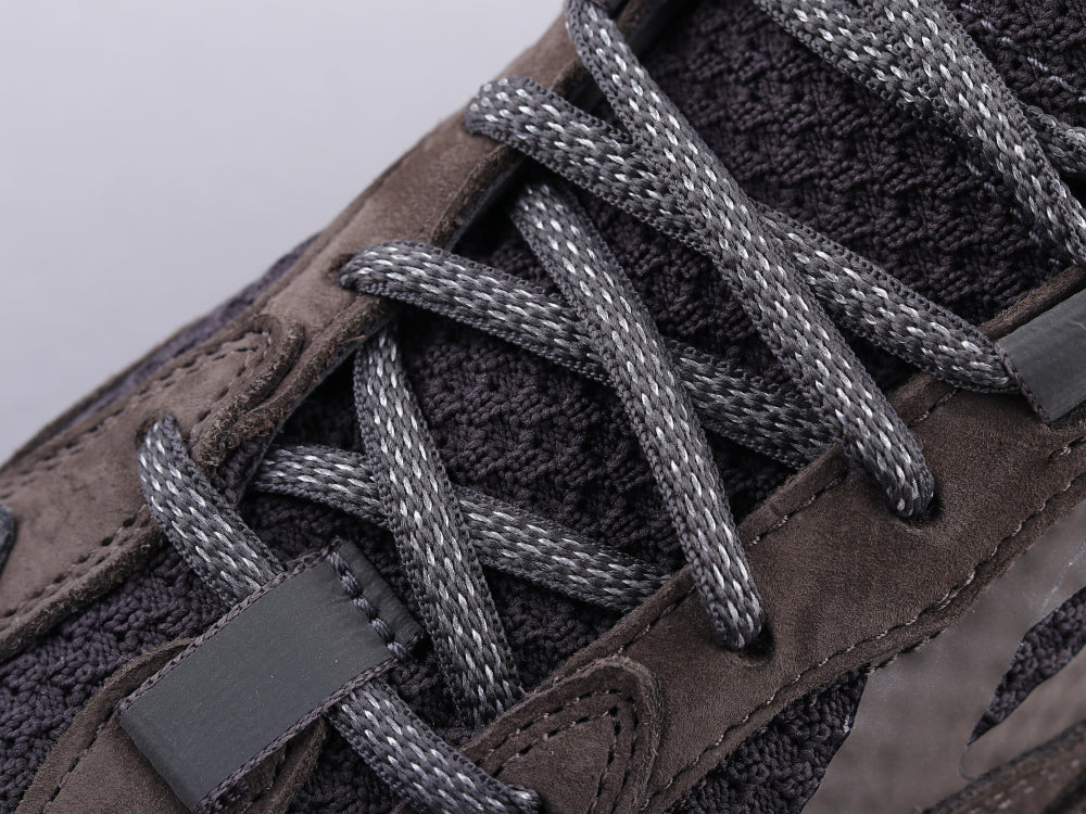 BL - Yzy 700 Geode Sneaker
