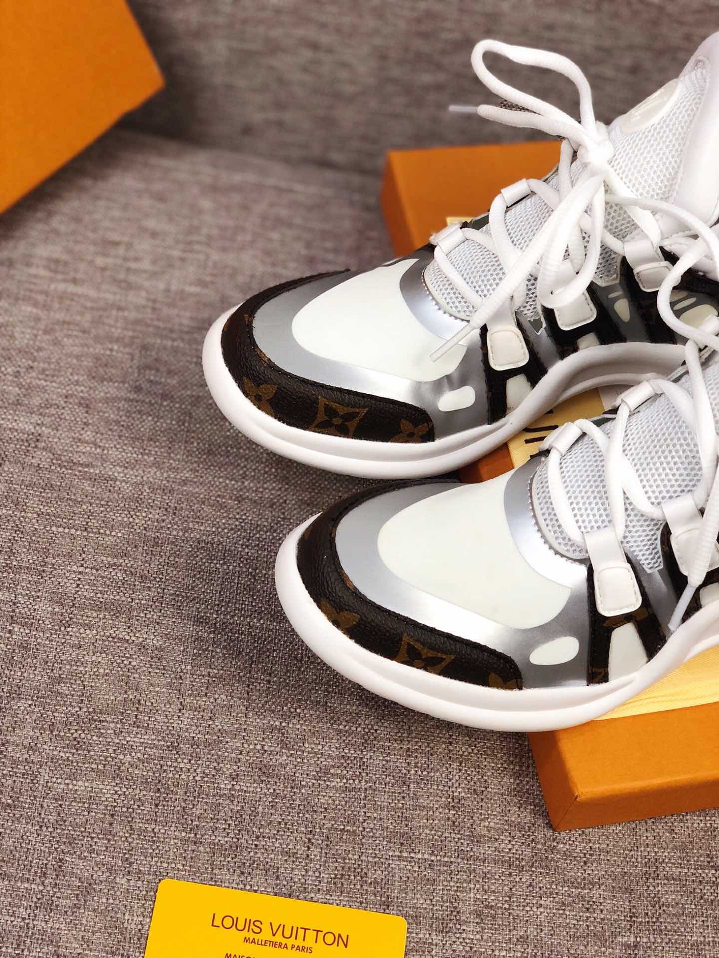 BL - LUV Archlight White Brown Sneaker