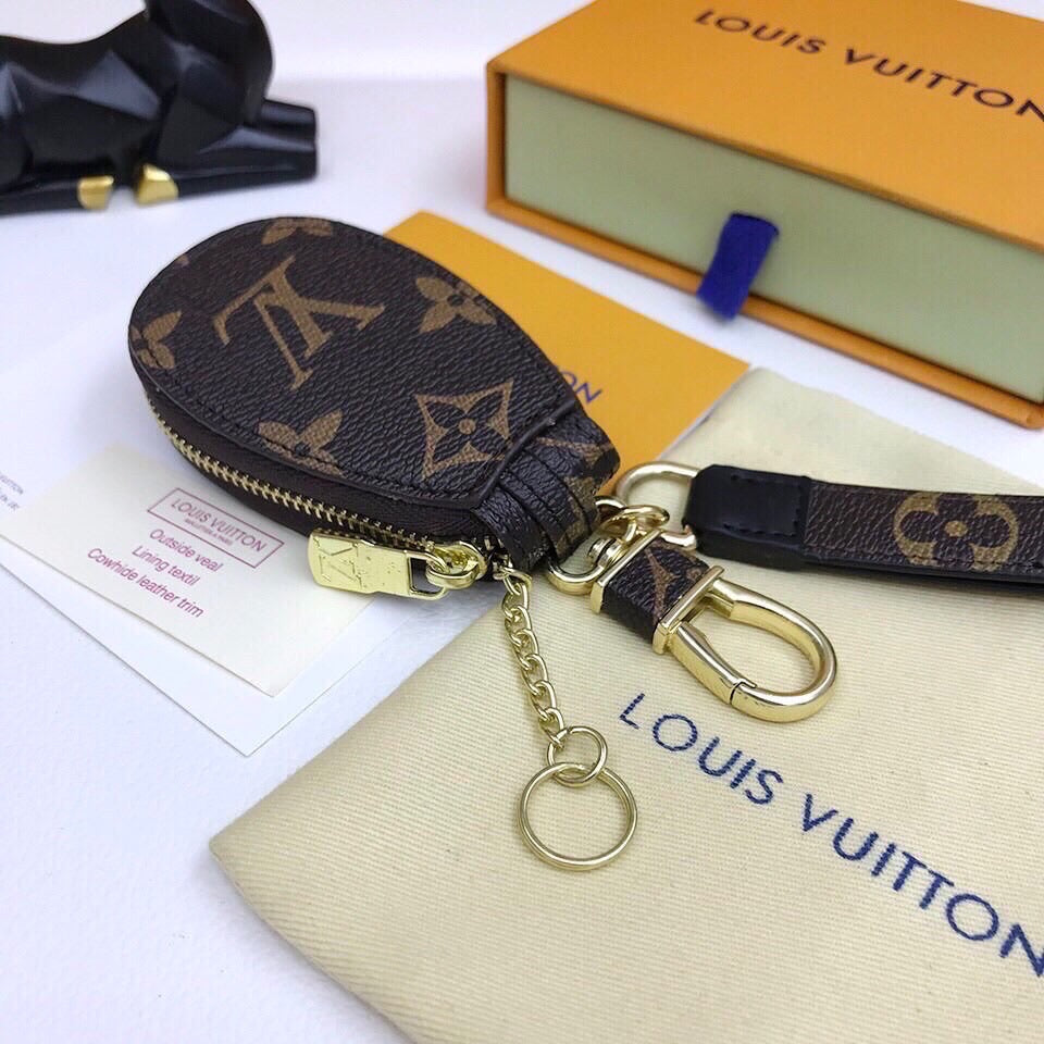 BL - High Quality Keychains LUV 028