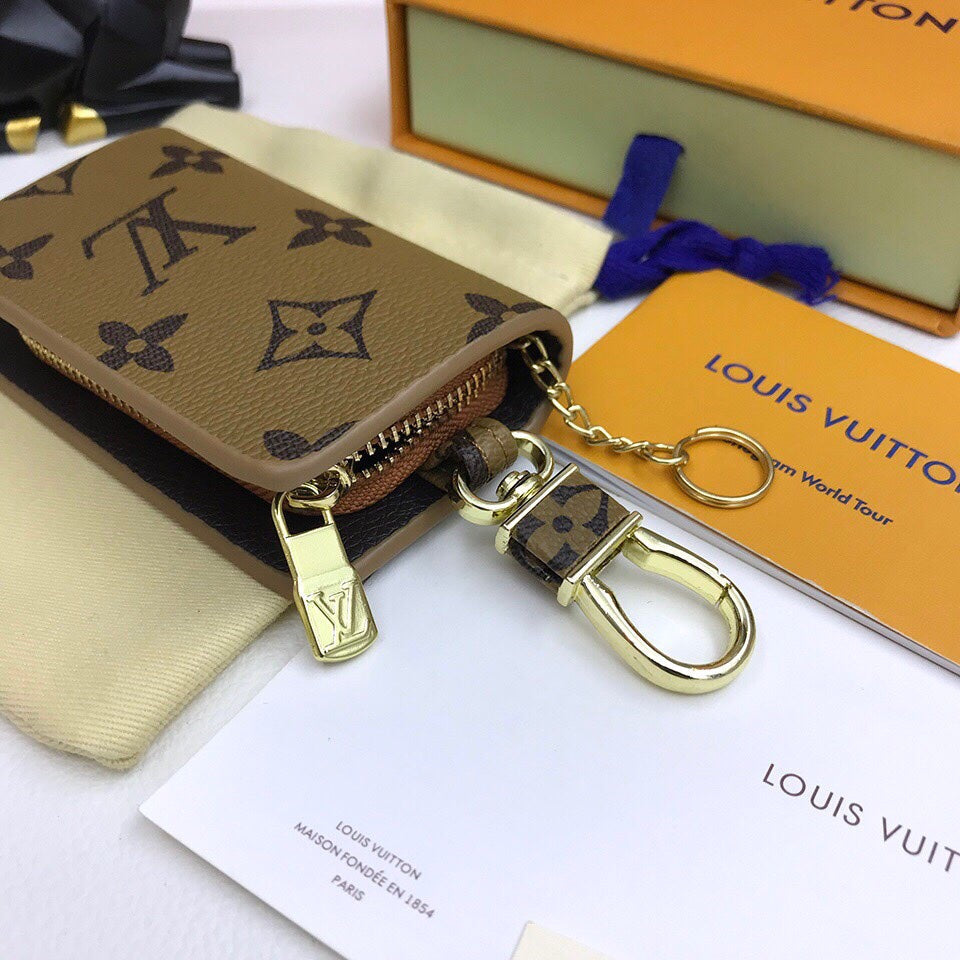 BL -High Quality Keychains LUV 065