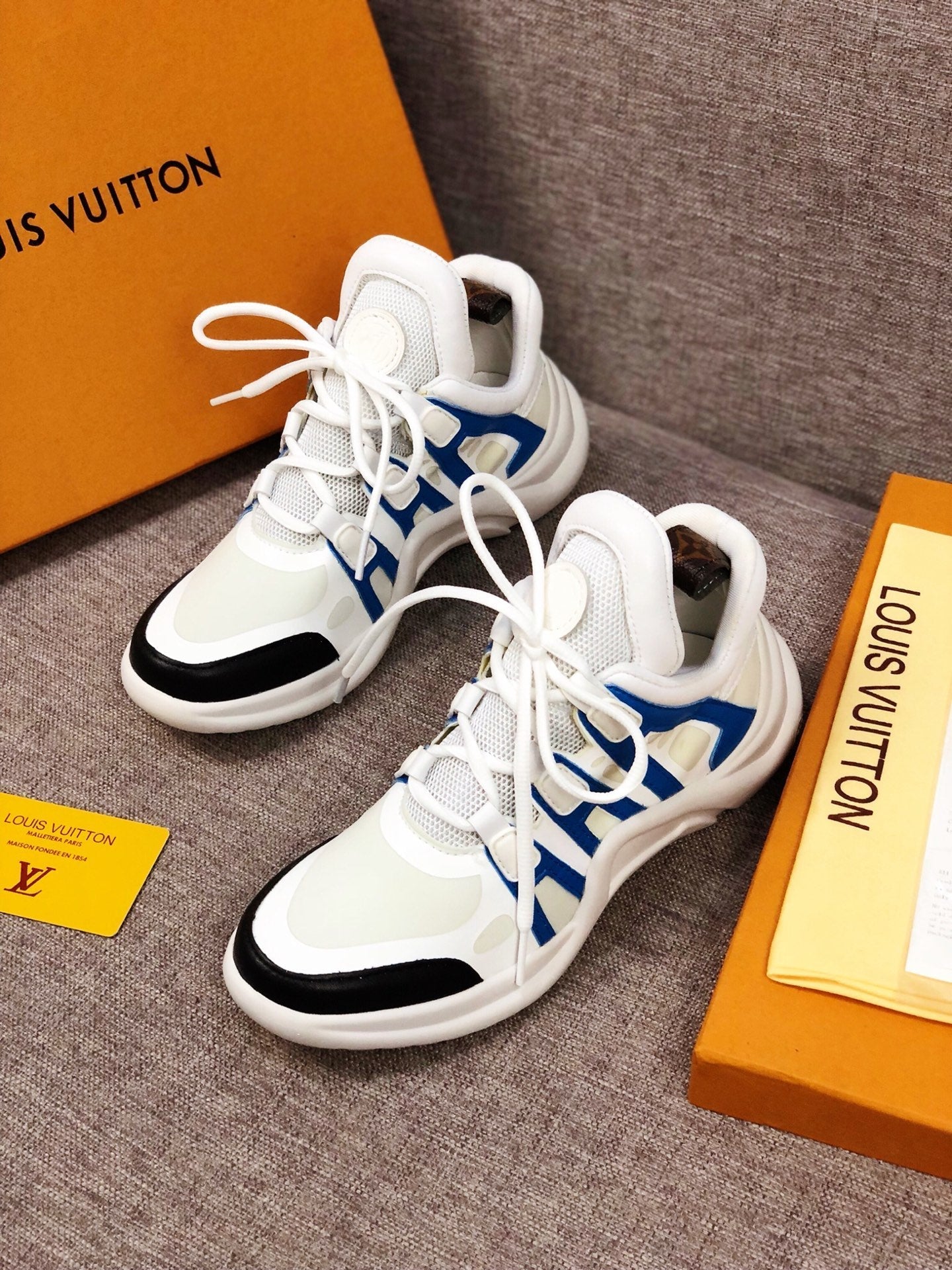 BL - LUV Archlight Blue White Black Sneaker