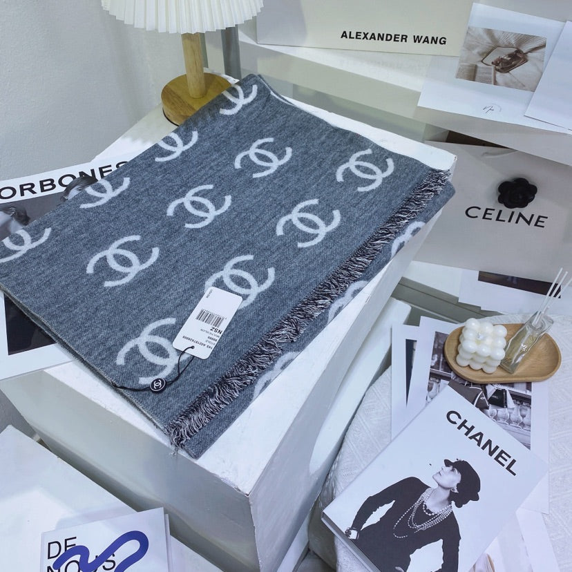High Quality  CHL  Scarf 010