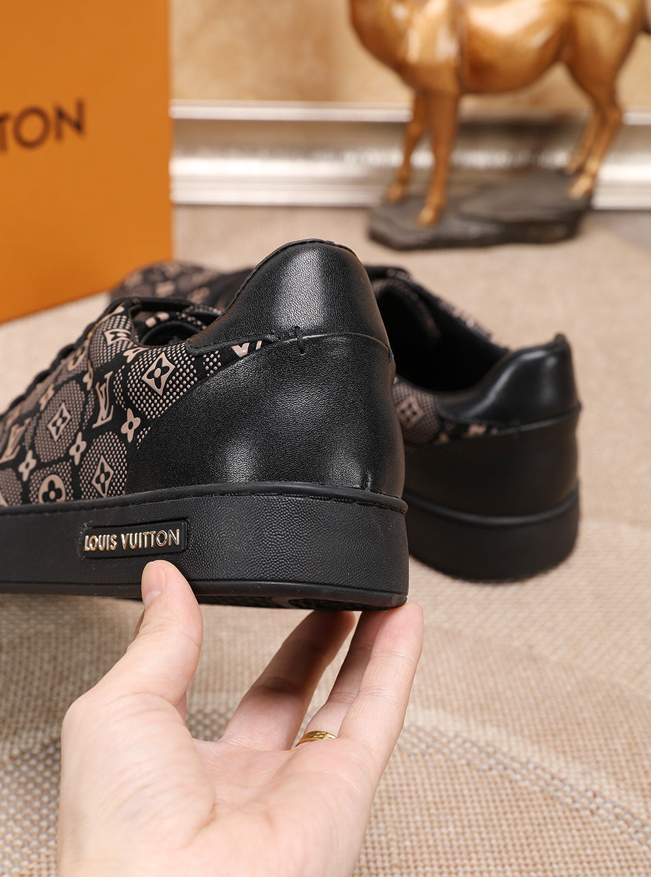 BL - High Quality Luv Sneaker 193