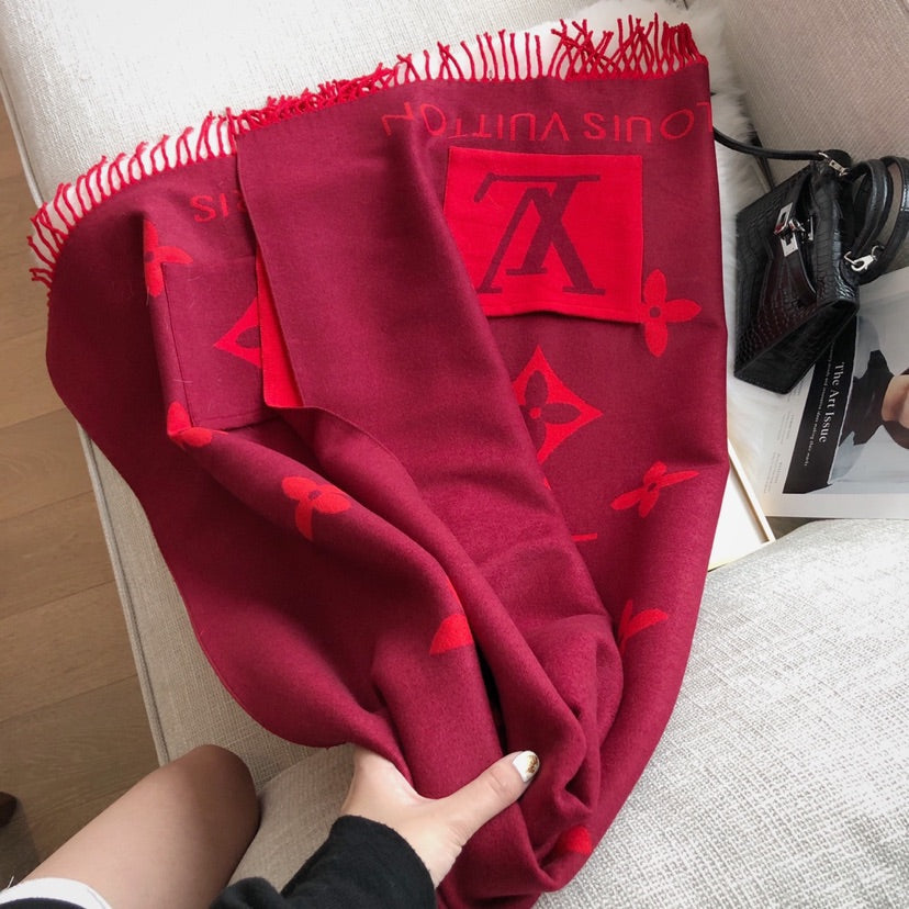 High Quality LUV  Scarf 012