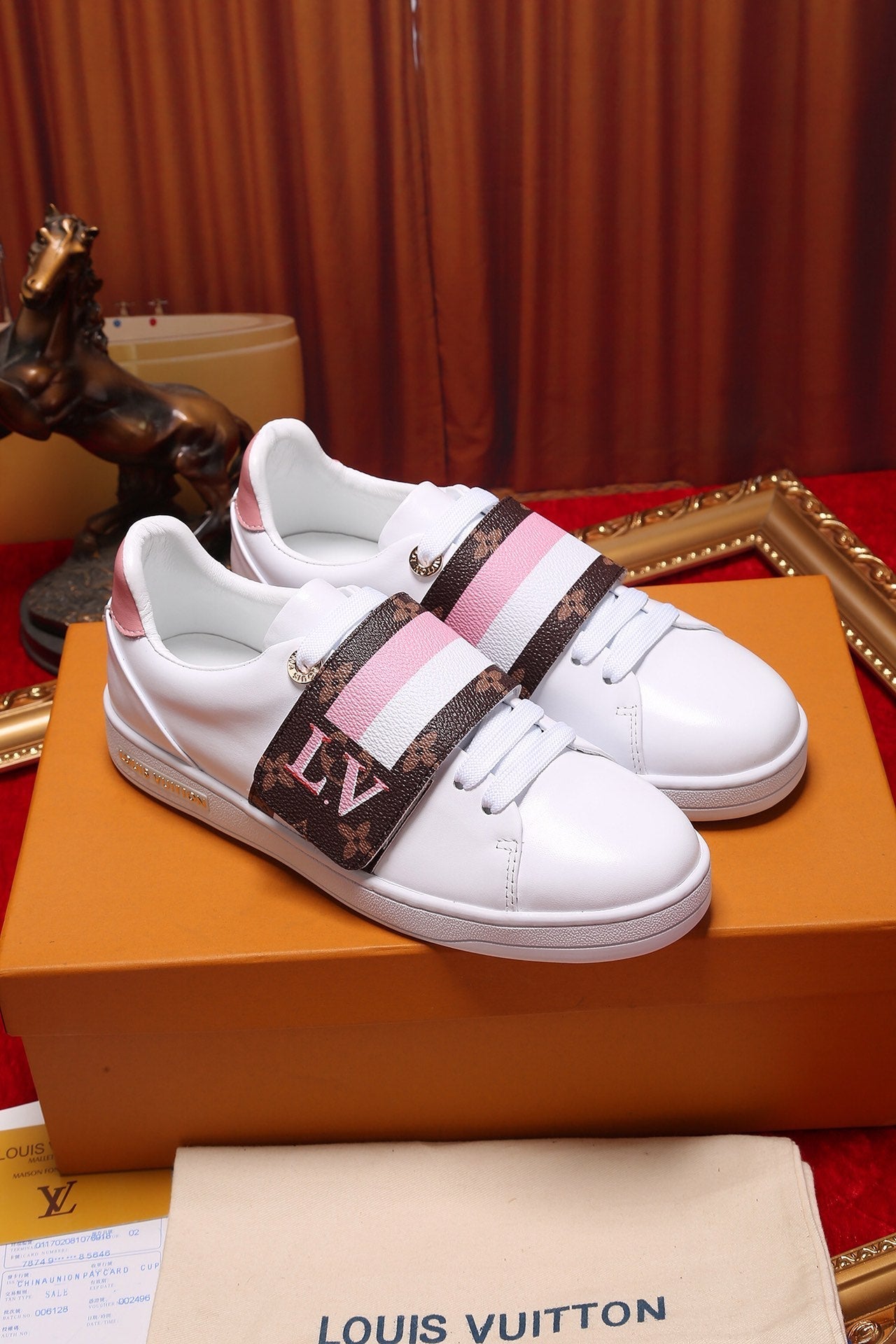 BL - LUV Font Row Pink Sneaker