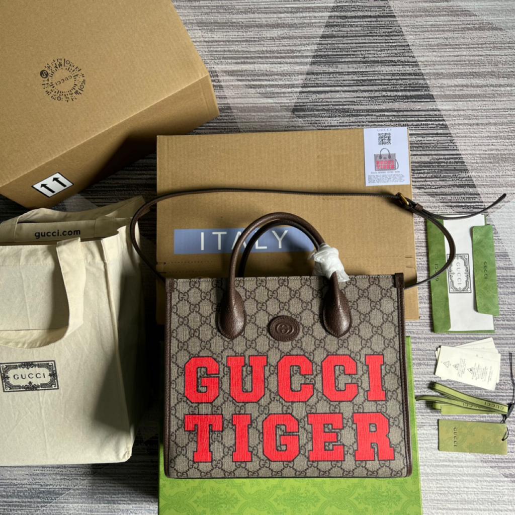 gg Tiger gg Medium Tote Bag Beige And Ebony gg Supreme Canvas Brown For Women 14.8in/37.6cm gg 687827 US7EC 9396