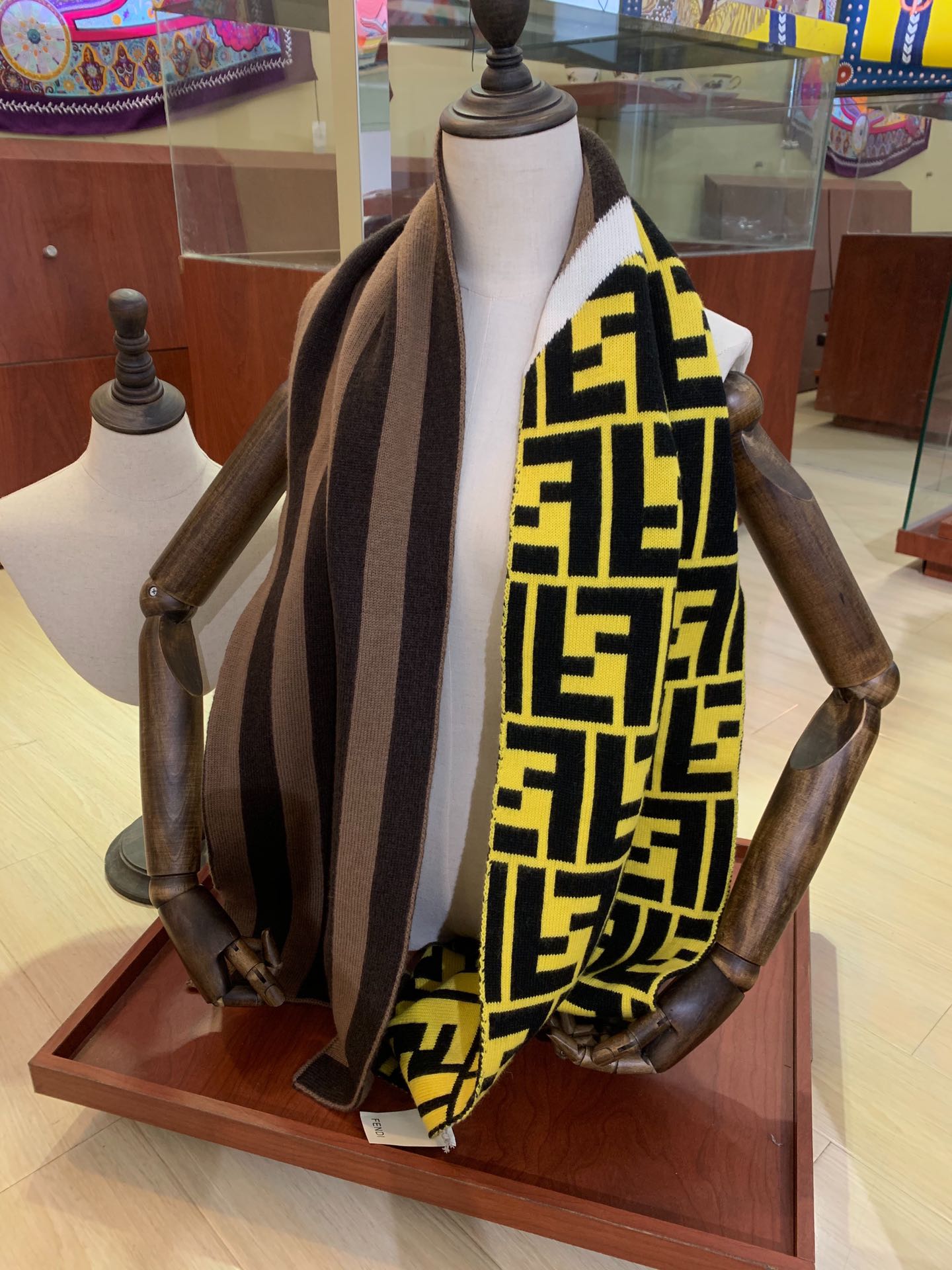 High Quality FEI  Scarf 008