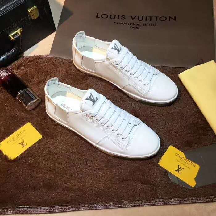 BL - High Quality Luv Sneaker 072