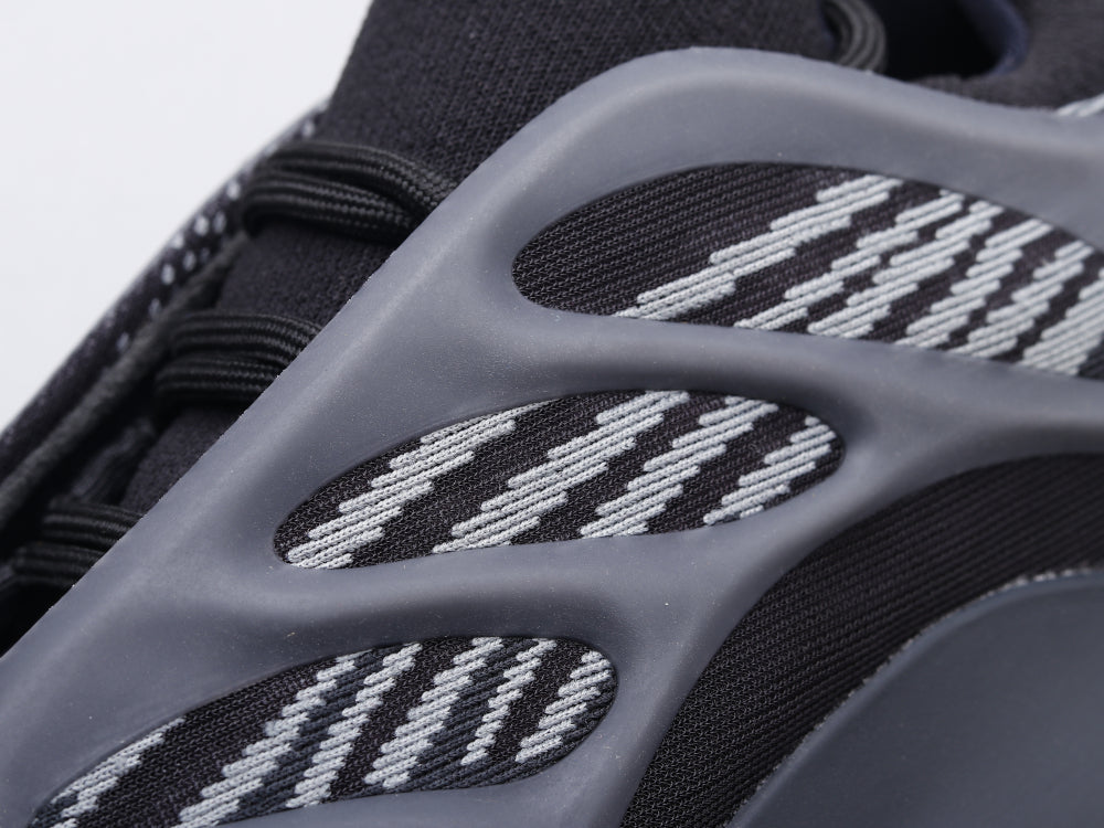 BL - Yzy 700 Alvah Sneaker