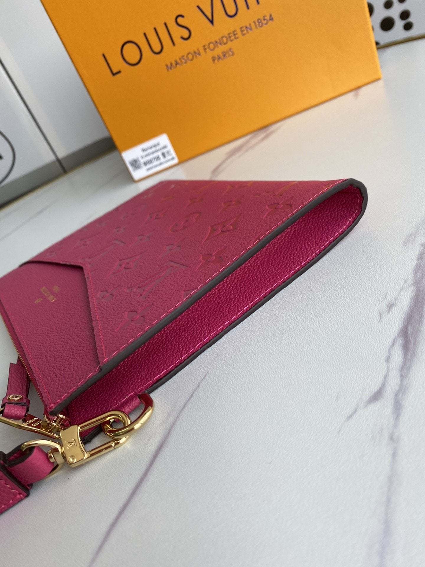 BL - High Quality Wallet LUV 060