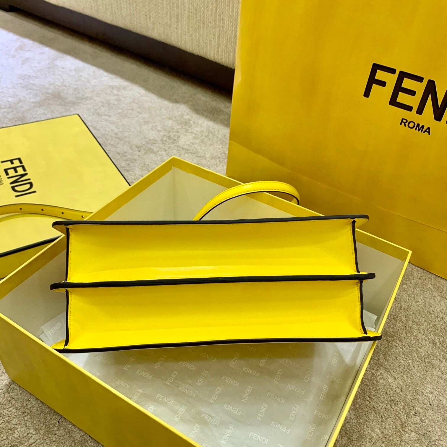 FI Peekaboo ISeeU East-West Yellow For Women, Women’s Handbags 11.4in/29cm FF 8BN323