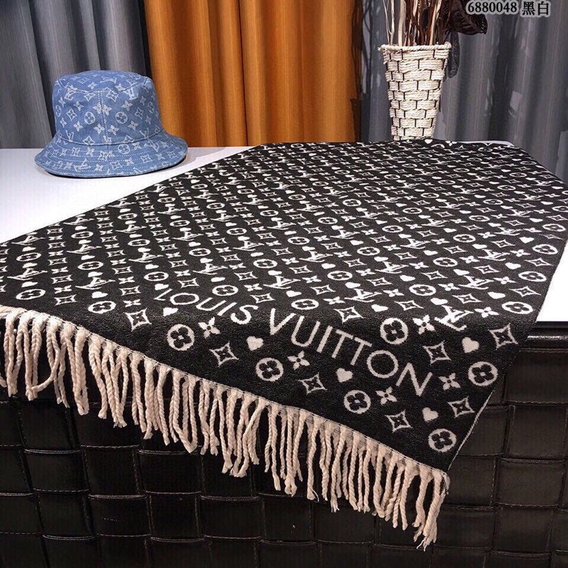 High Quality LUV  Scarf 031