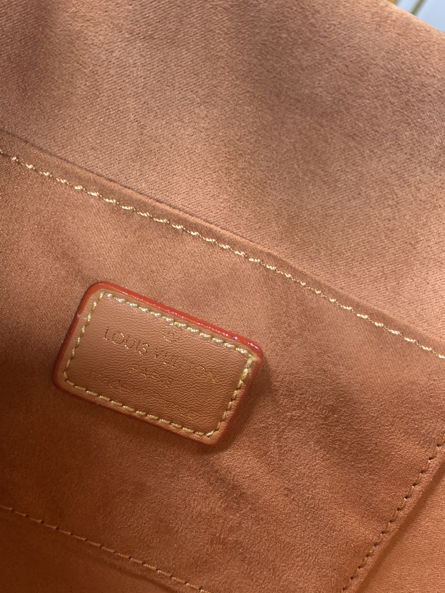 BL - High Quality Bags LUV 108