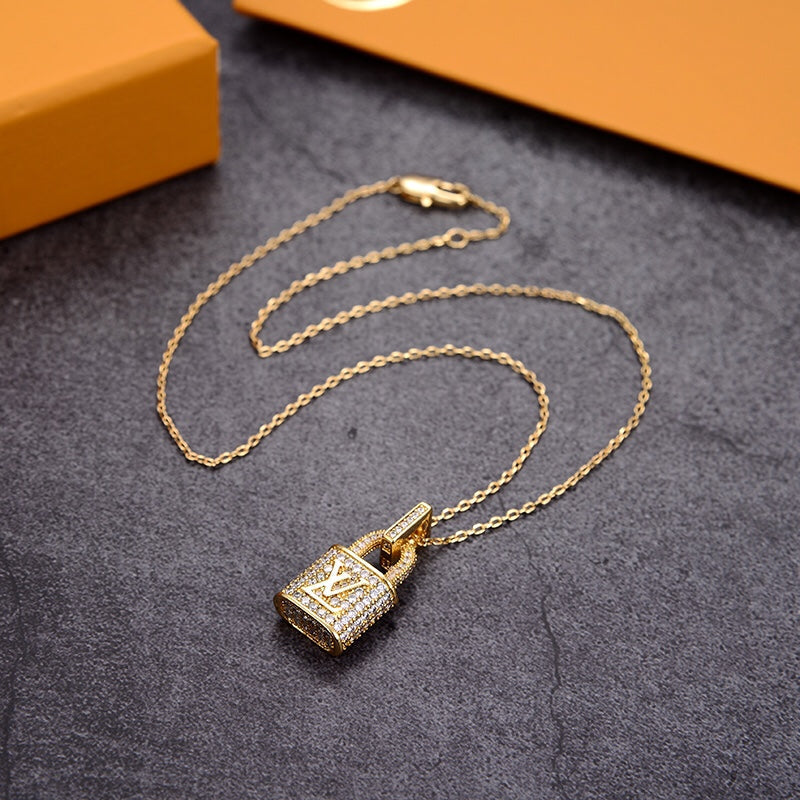 BL - High Quality Necklace LUV025