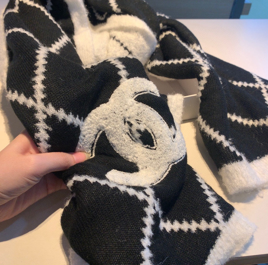 High Quality  CHL  Scarf 011