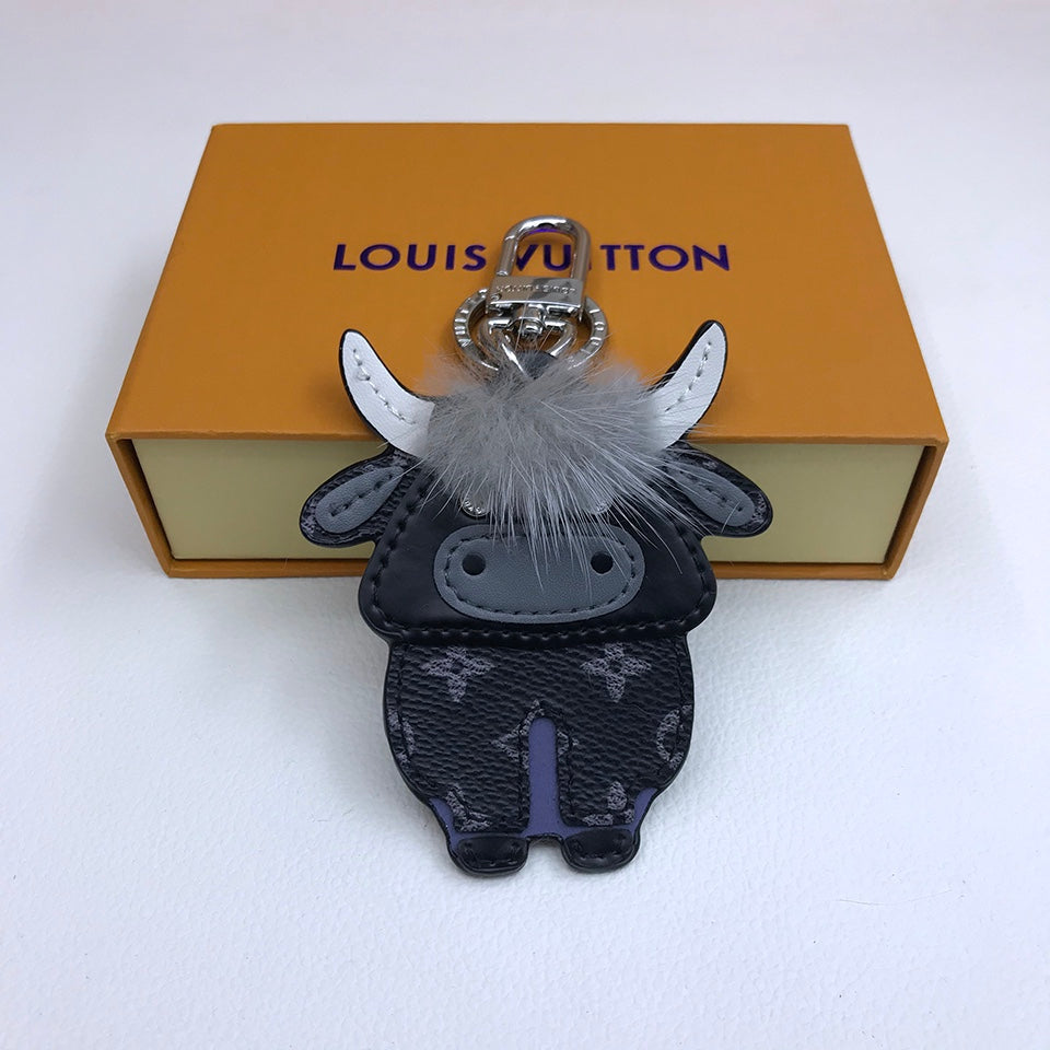 BL -High Quality Keychains LUV 081